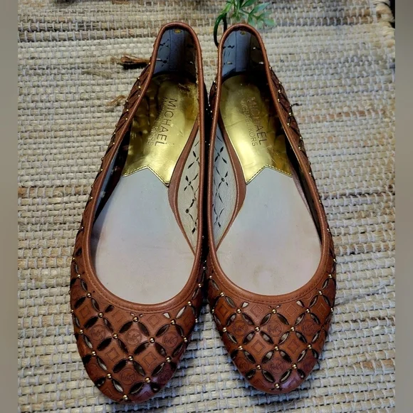 Michael Kors Gabriella Flats size 6 Leather EUC - Picture 1 of 13